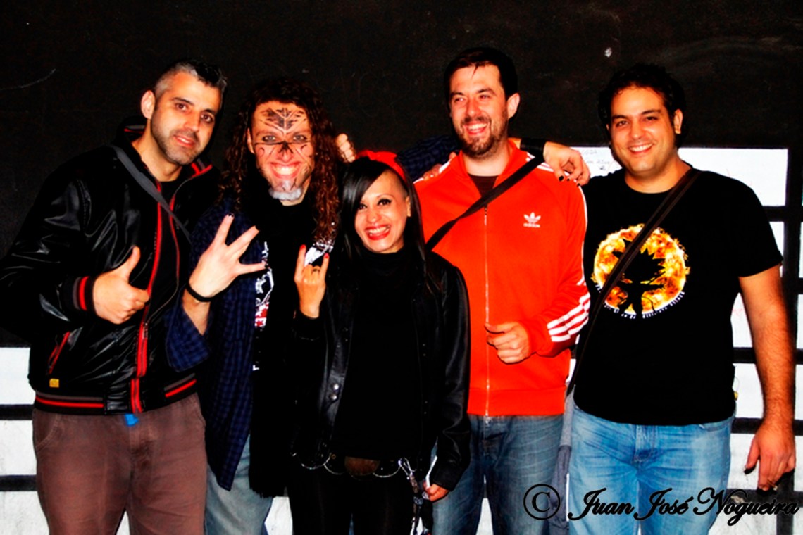 KARINA Y STONE HEADS