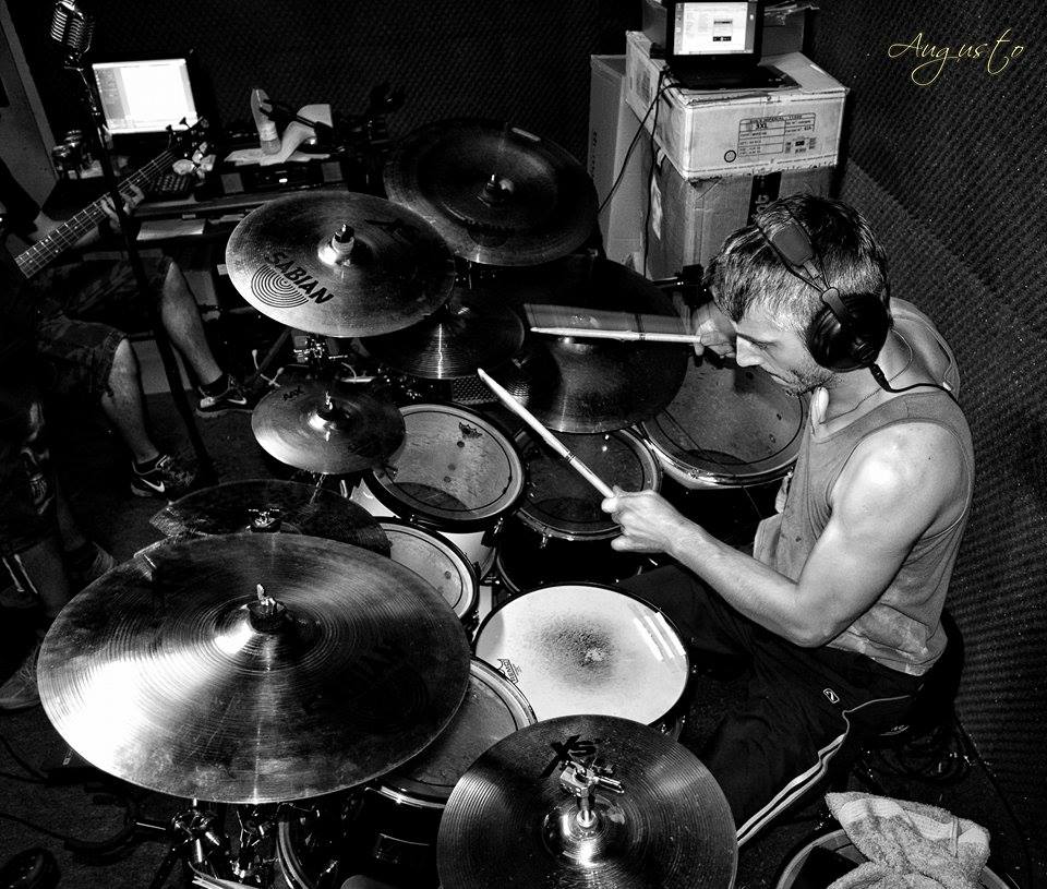 14218126_1813747425528905_129225926_n